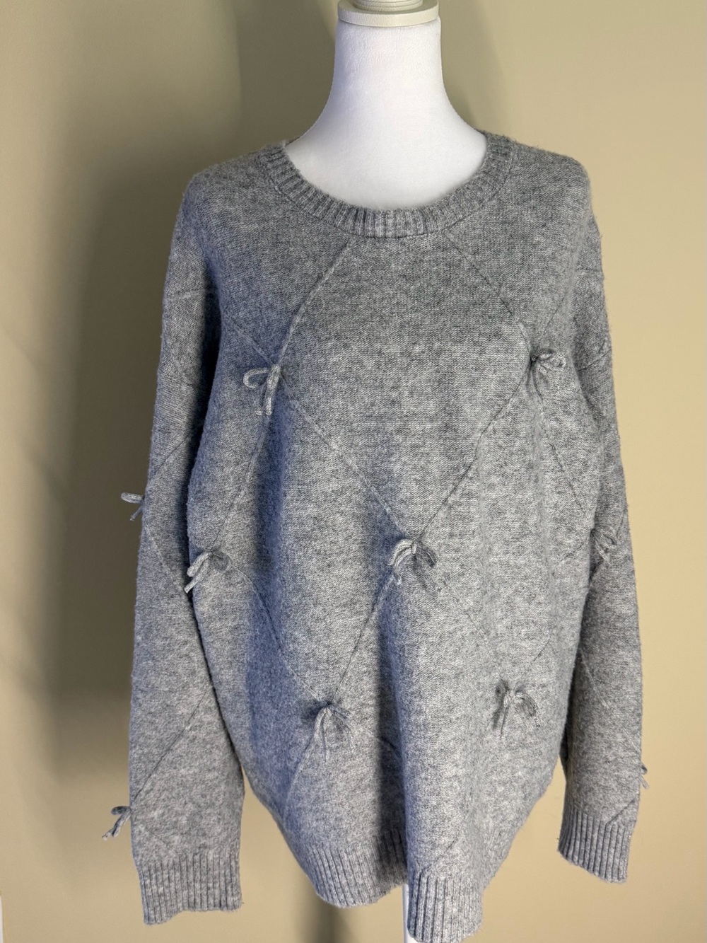 Women's Gray Bow-Detail Crewneck Sweater